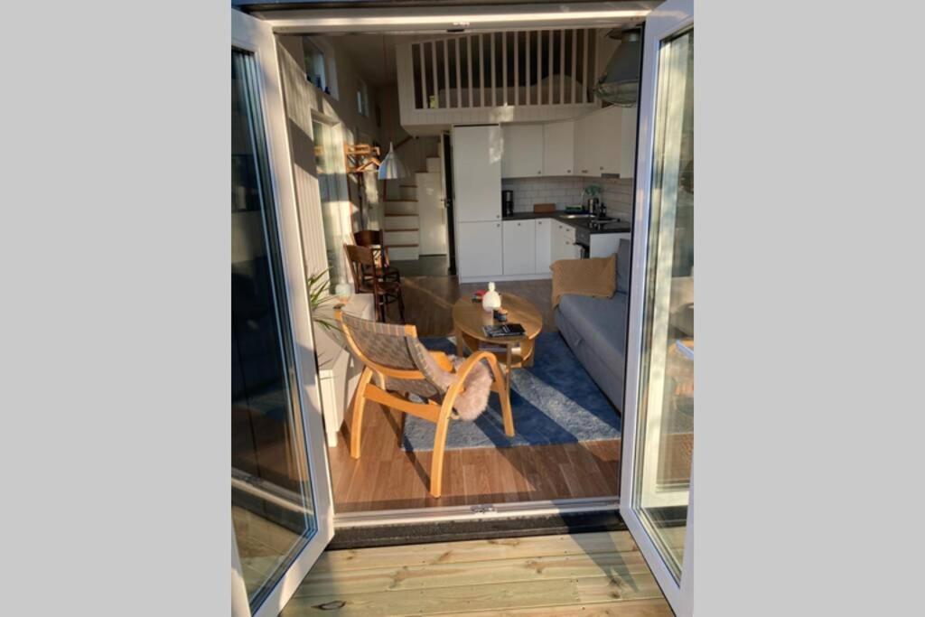 Cabin In The Woods, Close To Lake Maelaren Eskilstuna Extérieur photo