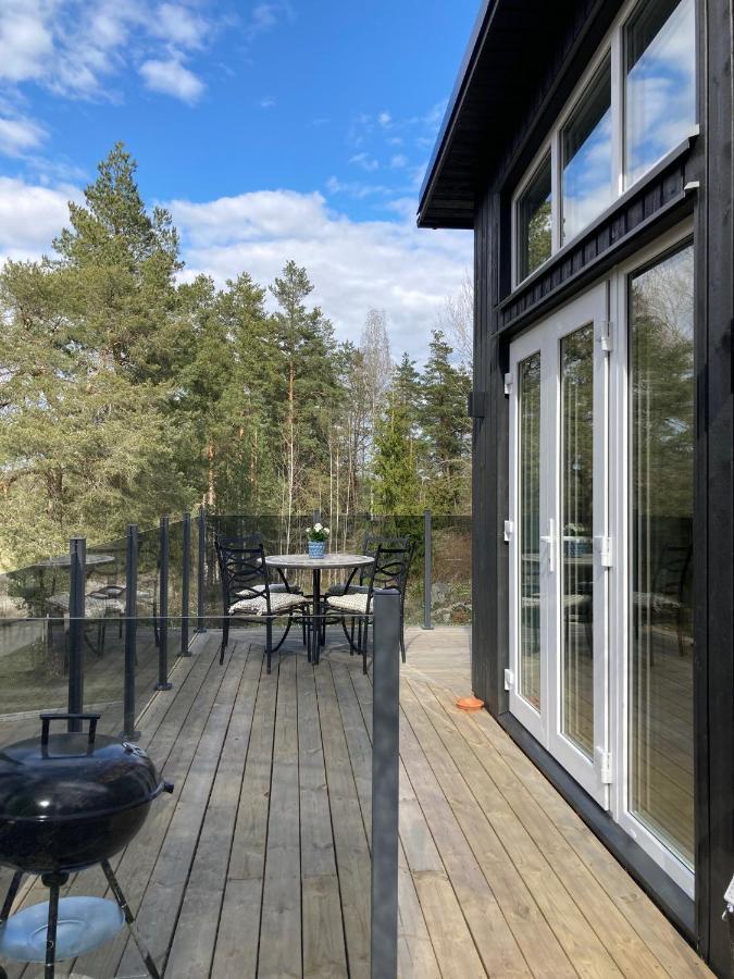 Cabin In The Woods, Close To Lake Maelaren Eskilstuna Extérieur photo
